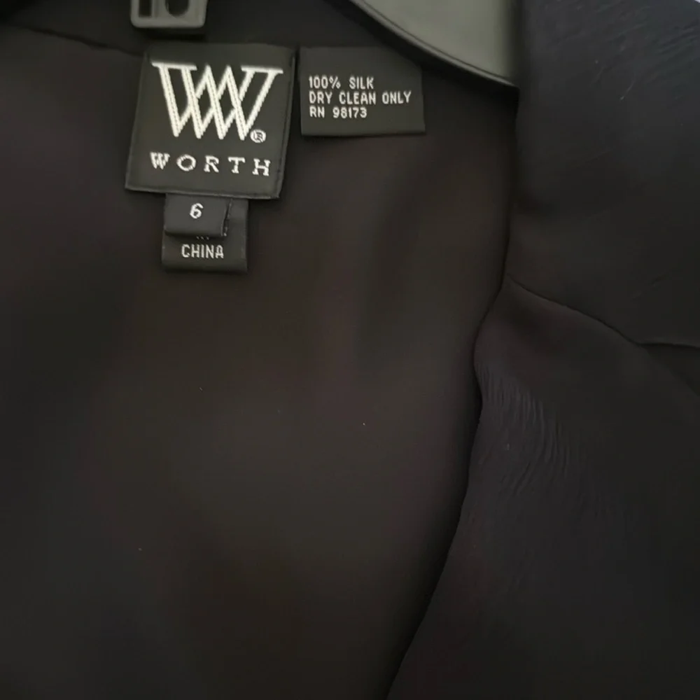 Worth Silk Black 3 Button Front Blazer EUC Flutter Cuffs  Sz 6 - Picture 2 of 7